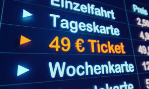 Monitor showing 49 Euro Ticket option.